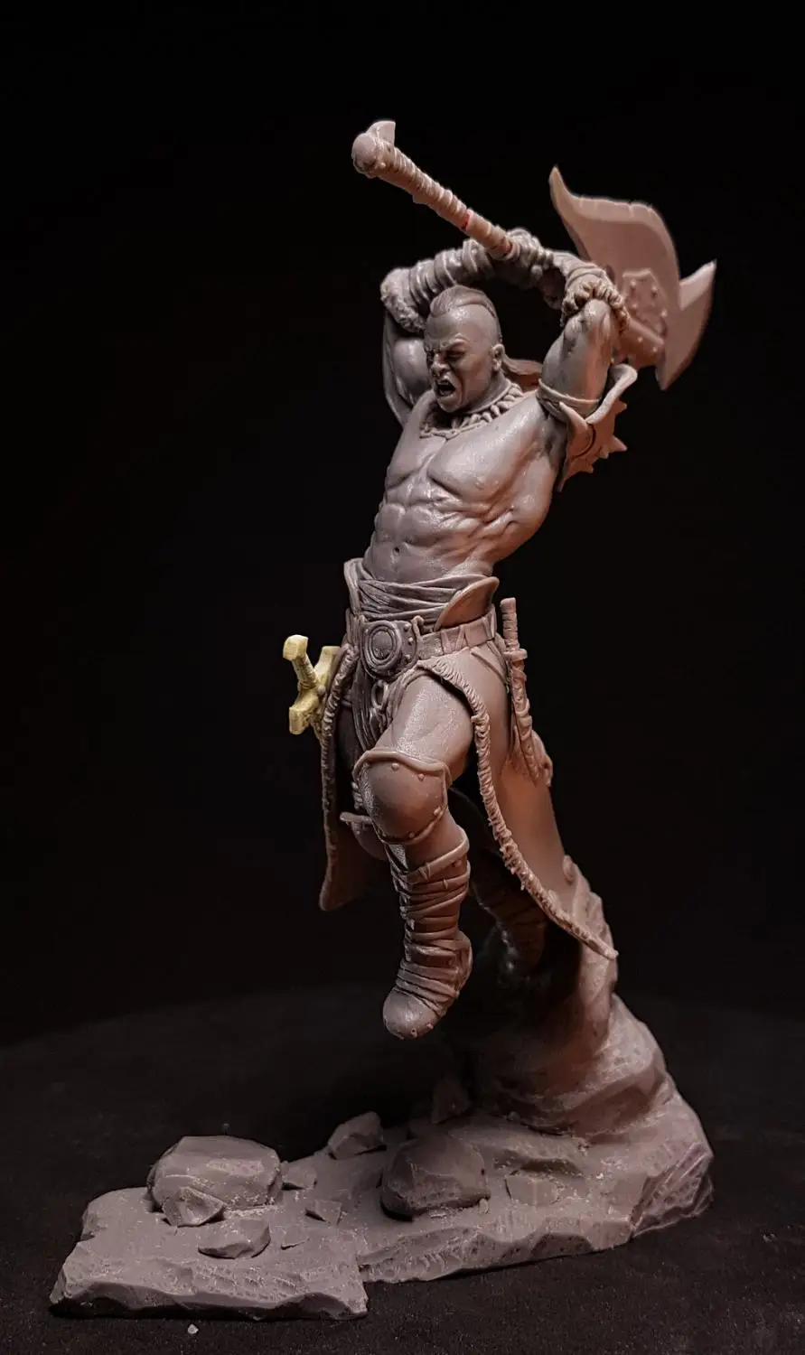 1/24 75MM ancient Orc stand with Fury 75mm   Resin figure Model kits Miniature gk Unassembly Unpainted