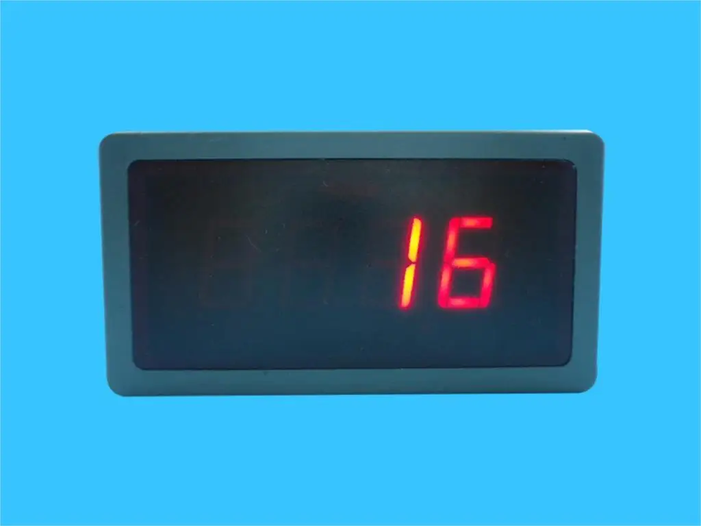 Digital Temperature Meter Gauge LED Display for K,PT100,J Universal Type Thermocouple EGT Probe Celsius Fahrenheit Red DC 5-12V