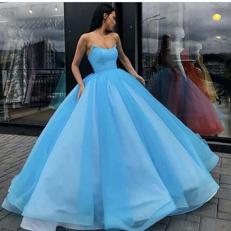 فساتين أميرة منتفخة Quinceanera بسيطة ولكنها أنيقة على شكل قلب بدون أكمام