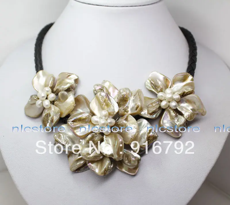 free P&P *******white mother of pearl shell white pearl flower pendant strand necklace 17\