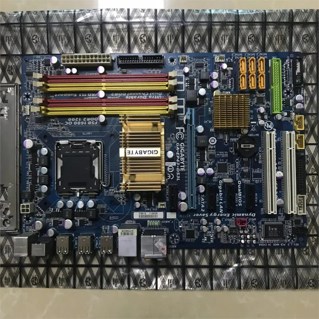 Gigabyt GA-EP43-DS3L 100% เดิมเมนบอร์ด LGA 775 DDR2 คอมพิวเตอร์เดสก์ท็อปเมนบอร์ด 16 GB EP43-DS3L EP43 DS3L บอร์ด P43 ใช้