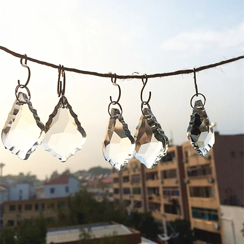Top Quality 50pcs 38mm Clear Maple Leaf Shape Crystal Chandelier Part Garden Suncatcher Glass Lamp Prisms Parts Hanging Pendant
