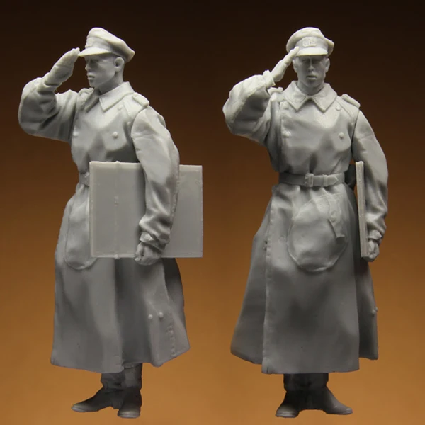 1/35 World War II officer, Resin kit soldiers GK, Military theme of WWII, Uncoated No colour