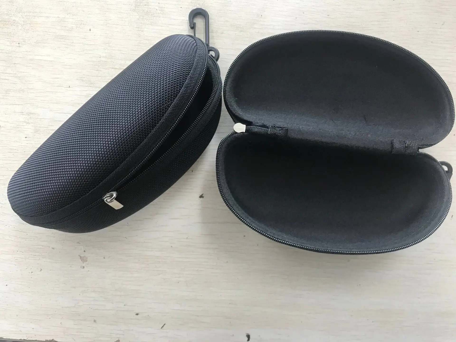 

JULI Sports sunglasses case