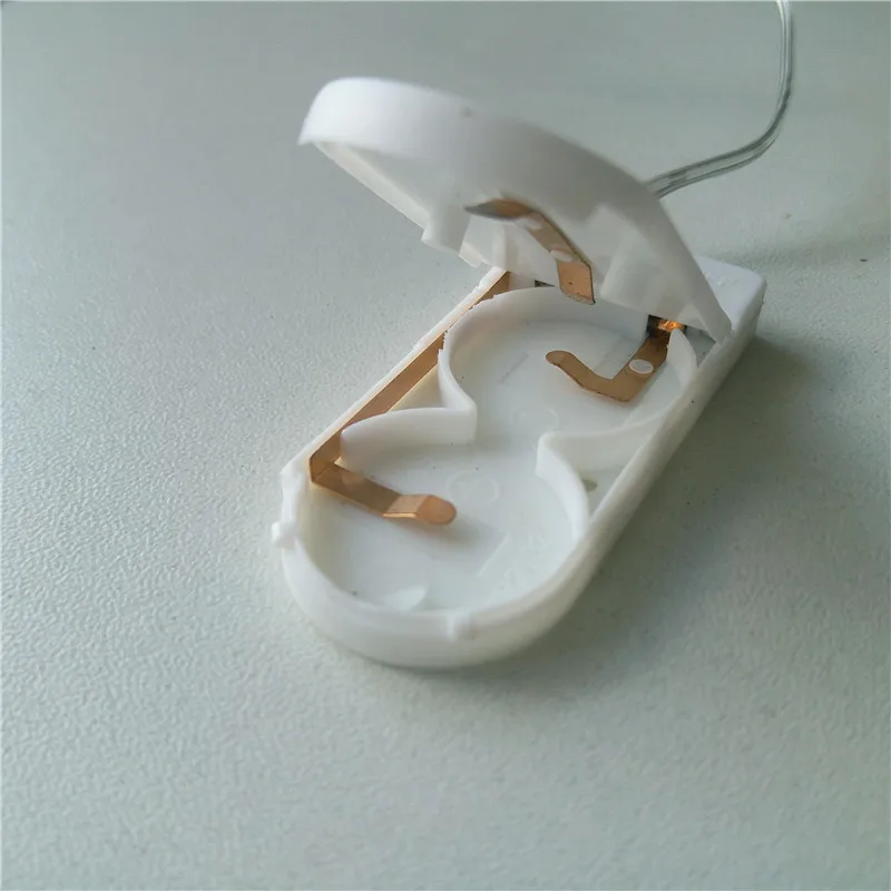 20pcs Double CR2032 battery case CR2032 Battery holder Ivory battery holder 2 button 2032 button battery flip belt switch