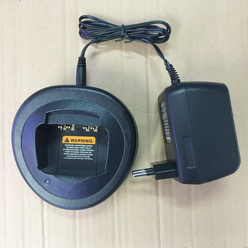 

the battery charger for motorola GP328,GP338,PTX760,GP340 GP360 pro5150 etc walkie talkie for HNN9008 battery