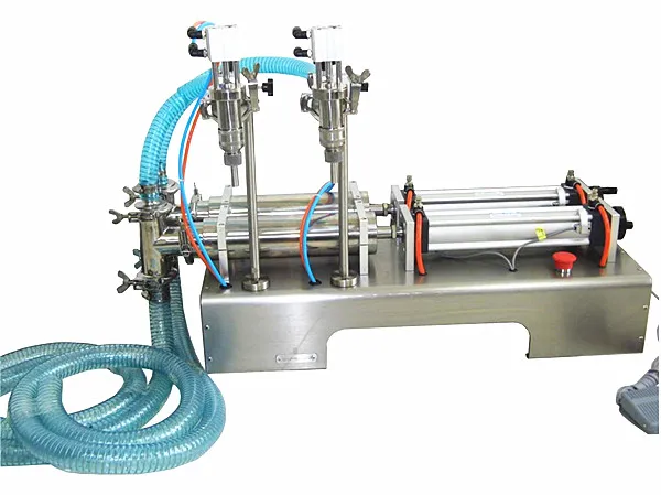 

Double head Liquid Filling Machine(100-1000ml) for perfume,oil,mineral water,low viscosity fluid