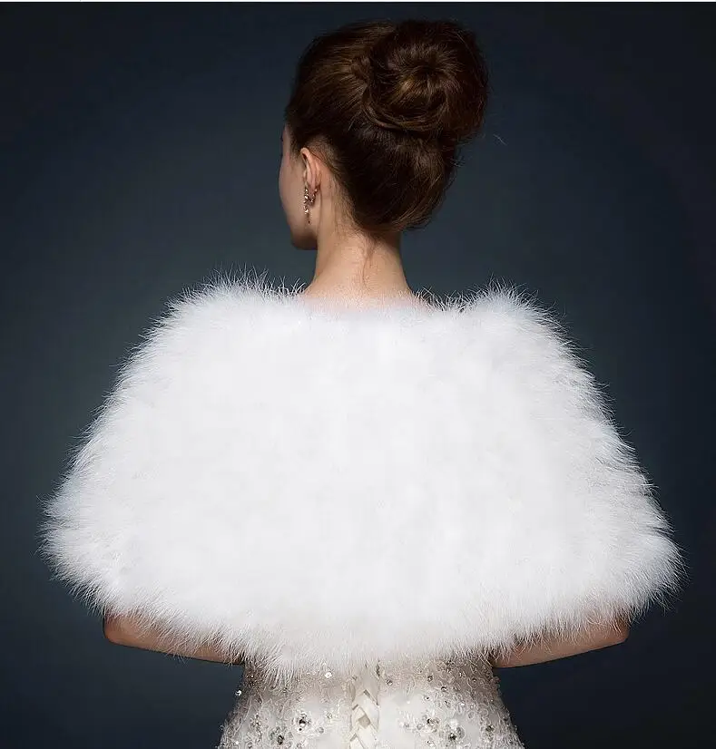 JaneVini นกกระจอกเทศ Feather เจ้าสาวผ้าคลุมไหล่ขนสัตว์ไหล่สีกากีสีขาวฤดูหนาว Faux Fur งานแต่งงาน Cape ชุดราตรี Etole Fourrure