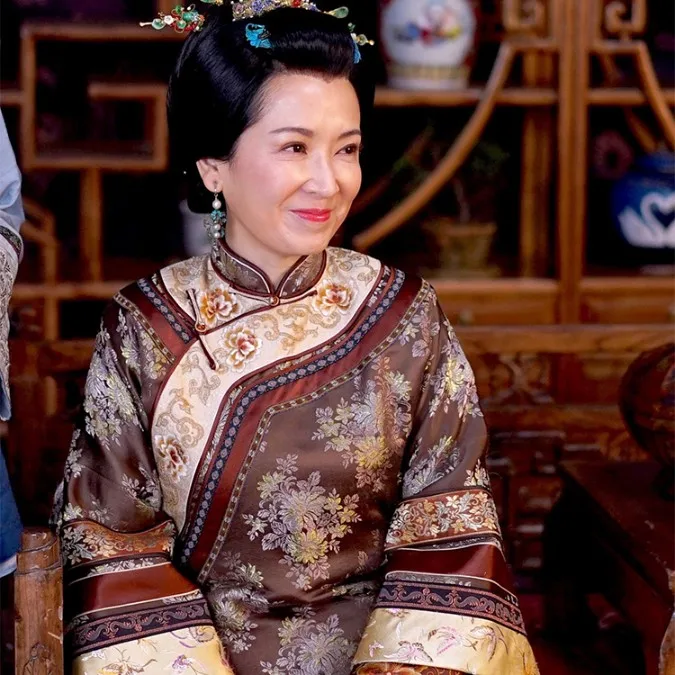 Aged Woman Brown  Mother's Day Gift Late Qing Dynasty Folk Rich Women Qifu Xiuhefu for Latest TV Play Nothing Gold Can Stay