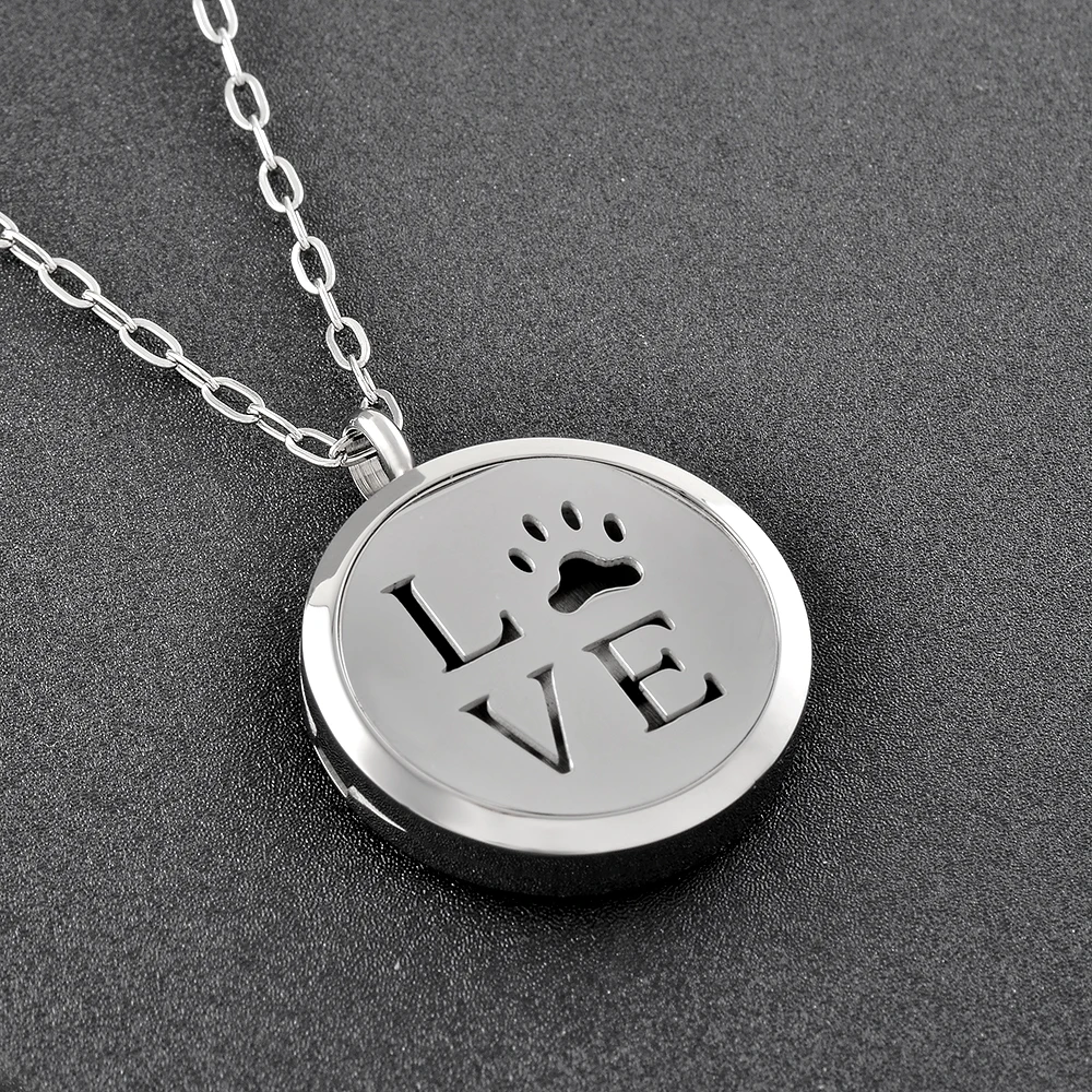 

Hollow Love Stainless Steel Round Locket Essential Oil Diffuser Necklace Perfume Aromatherapy Pendant Necklace With 12 Pads