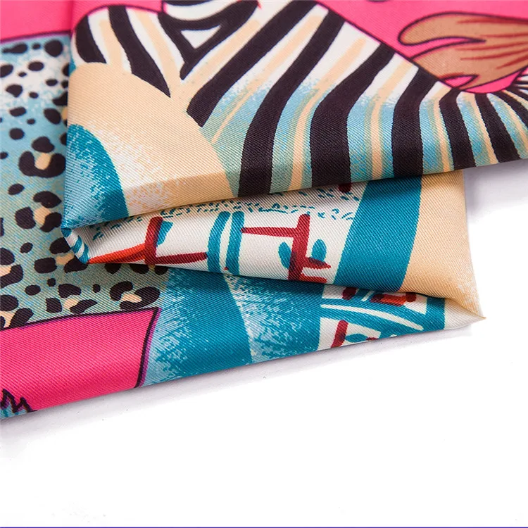 POBING Twill Silk Square Scarf Animals Print Women Scarves Wrap Giraffe Neckerchief Spanish Foulards cachecol Large Bandana