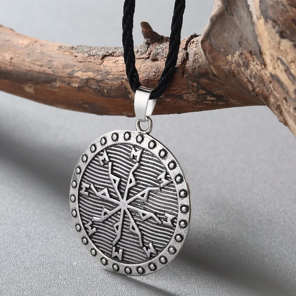 Kinitial Vegvisir Norse Circle with Runes Necklaces Viking Amulet Runes Pendant Necklace Vikings Runes Men Vintage Charm Jewelry