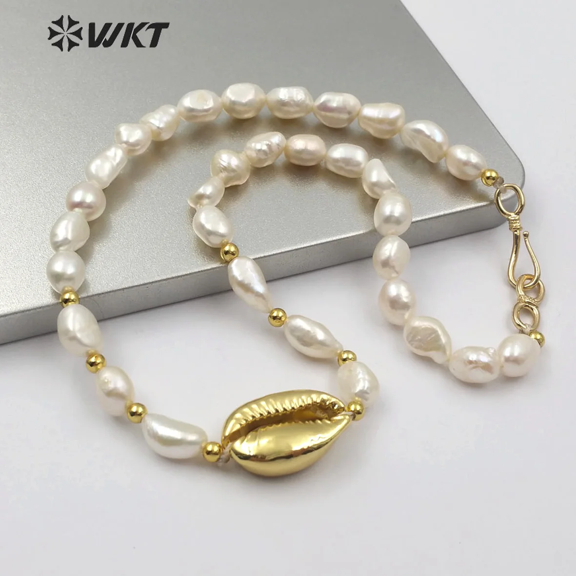 WT-JN089 High Quality Natural Cowrie Shell Pendant With Freshwater Pearl Chain Necklace Wedding Jewelry Gift Elegant Style