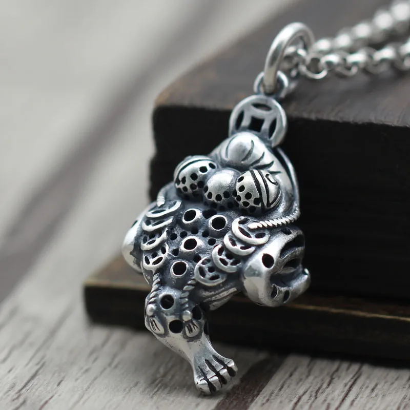 

999ure silver coin pendant Thai silver matte creative retro three-legged toad pendant