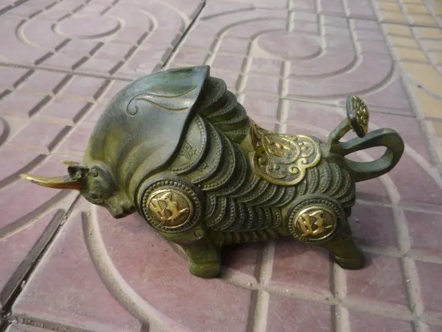 

Old China(1742-1789) Bronze statue /sculpture cow , best collection&adornment,free shipping