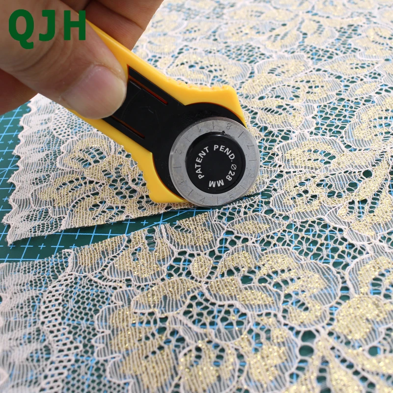 

Manual Rotary Cutter Fabric Paper Circular Cut Blade Patchwork Leather Tools Craft Manual Sewing Tool Roller Cutter Rotary RX070