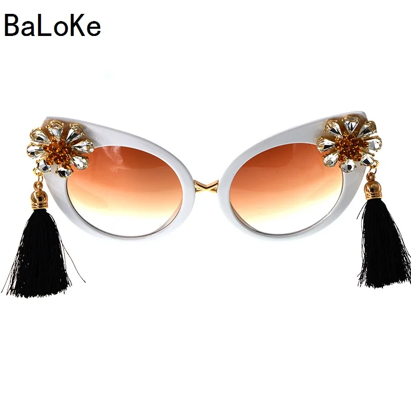 Fashion European Style Fashion Women Baroque Retro Sunglasses Crystal Flower Cat Eye Tassel Decoration Sun Glasses Holiday Gift