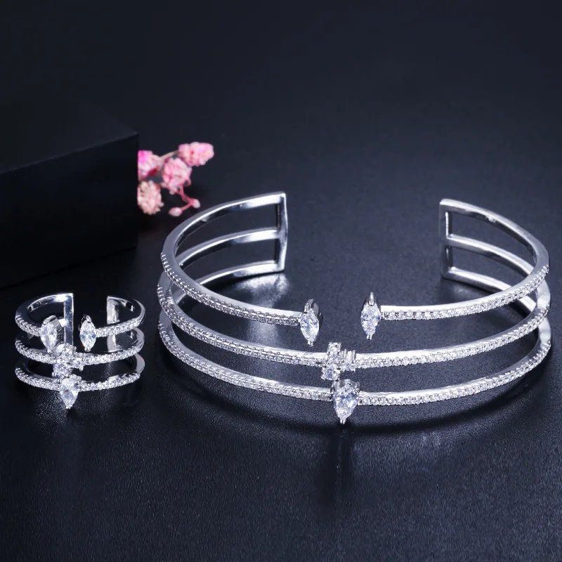 Pera 2025 Новое поступление Mirco Pave Полный блестящий кубический цирконий Открытая манжета Большой браслет Наборы колец для женщин Свадебные ювелирные изделия Z035