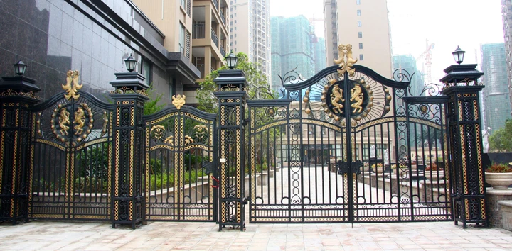 

wrought iron gates forged iron gates hench-19