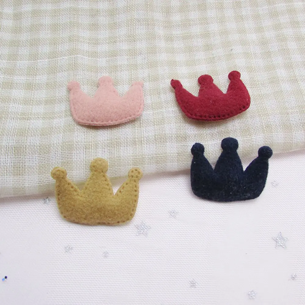 100 ชิ้น/ล็อต Flocked ผ้าการ์ตูน Princess Crown Padded Appliques แพทช์สำหรับเสื้อผ้ารองเท้า DIY Headwere อุปกรณ์เสริม