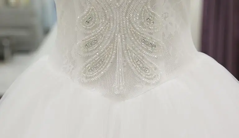 BANVASAC 2017 Nieuwe Elegante Borduren O Hals Trouwjurken Mouwloze Satijn Kristallen Tank Lace Bridal Baljurken