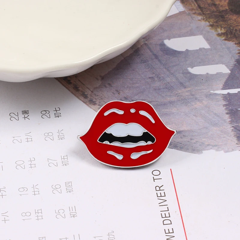 Vintage Drama Women Pink Phonograph Pill Enamel Pins Girls Lips Lipstick Cartoon Game Brooch Jackets Lapel Button Badge Jewelry