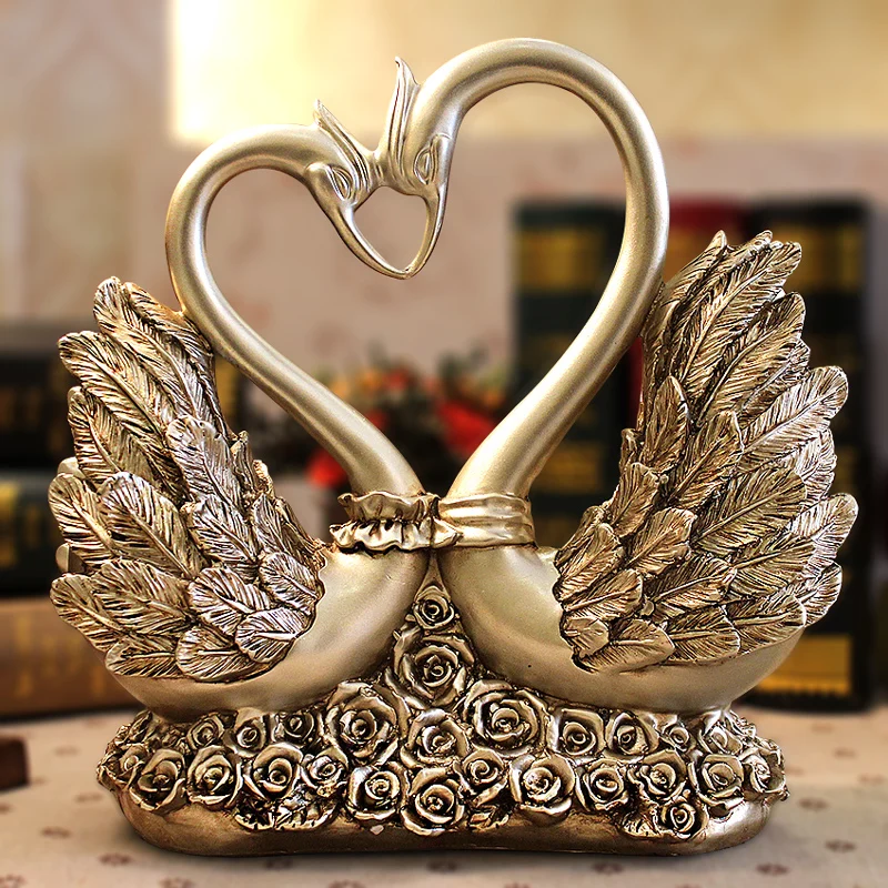 

European Retro Style Home Decorations Vivid Heart-shaped Swans Romantic Wedding Resin Craft Sweet Kissing Swans Luxury Figurines