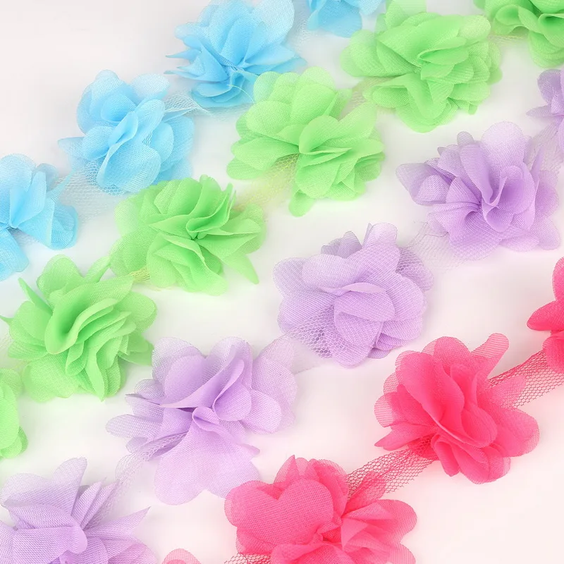 Mais recente Projeto 1 quintal/lot Aproximadamente 5 cm 3D Flores Chiffon Guarnição Do Laço de Costura Suprimentos Decoração Vestido de Renda Tecido apliques Coloridos