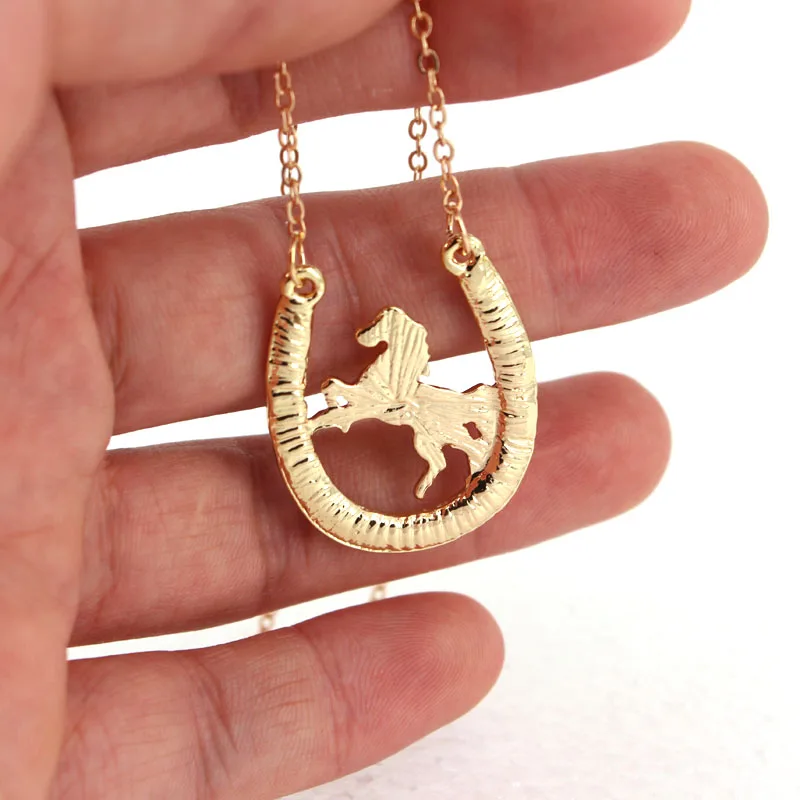 hzew new running horse and Horseshoe pendant necklace