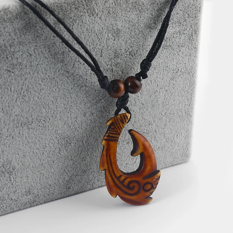 New Fashion 1pcs Carved yak Bone Fish Hook Pendant New Zealand Maori / Polynesian / Hawaiian Necklace