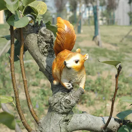 

The squirrel garden courtyard, resin animal outdoor landscape decoration, resin handicrafts, Garden Decorations free shipping