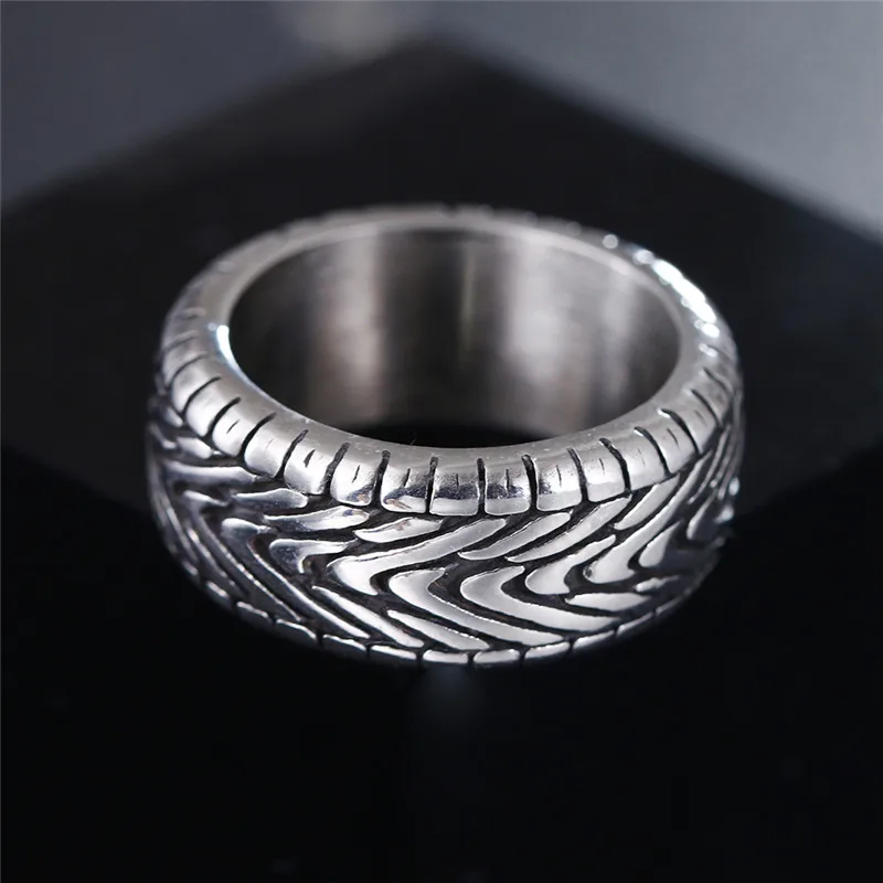 Vintage Punk Motorcycle Tire Ring Men Antique Silver Color Stainless Steel Grooved Tread Ring for Women Steampunk Biker Jewelry