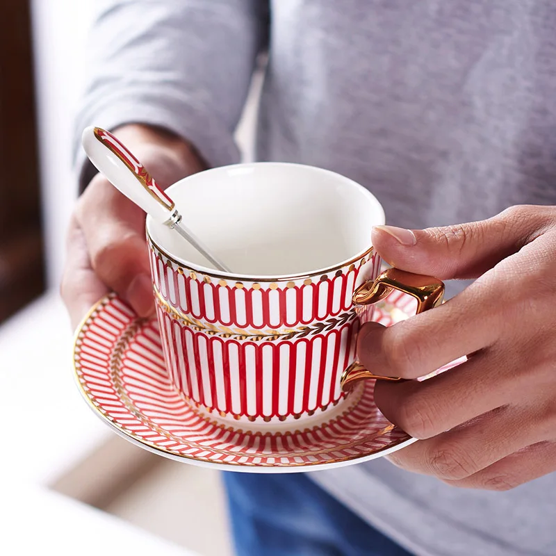 Luxury Bone China Coffee Cup Saucer Spoon Set 200ml Nordic Tea Cup Porcelain Tea Set Advanced Ceramic Teacup Cafe Espresso Cup