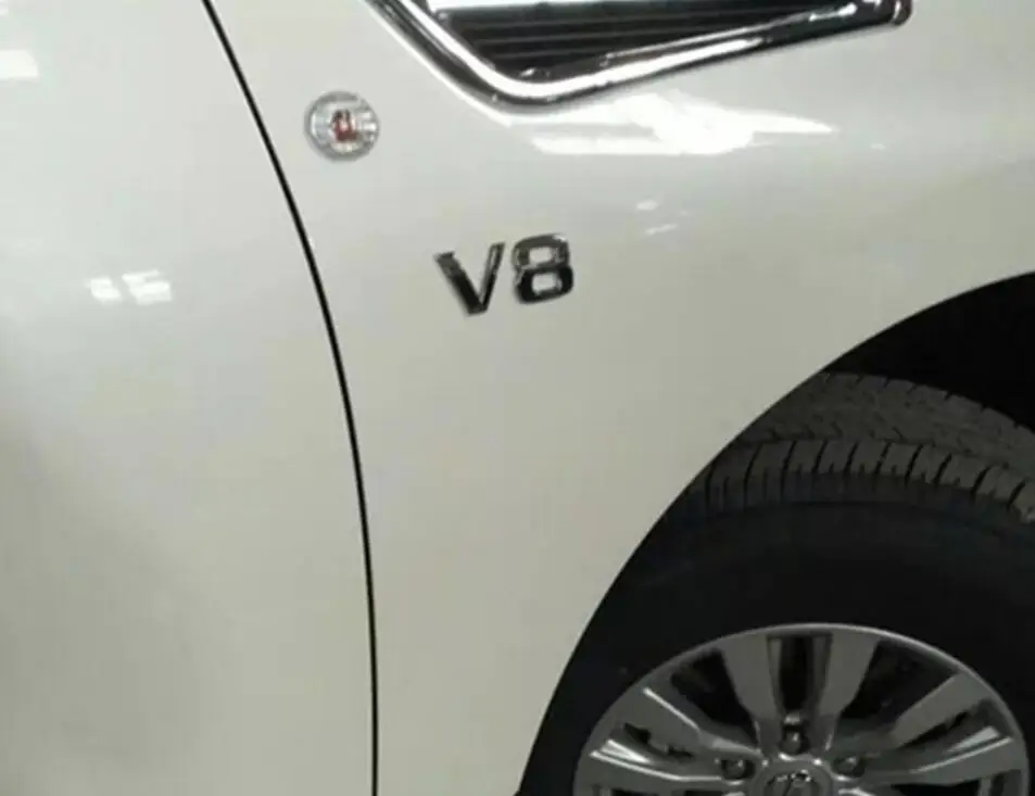 ABS krom arka V8 rozeti Sticker Trim V8 mektubu NIssan Patrol Y62 Armada vücut Sticker aksesuarları 2013 2014 2015 2016 2017