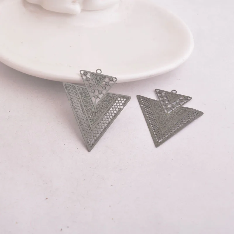 50 Stück AB3335 Silberfarbene Große Dreieckige Anhänger für Ohrringe Geometrische Bunte Anhänger Verbinder DIY Schmuck Ohrringe – Detail 3