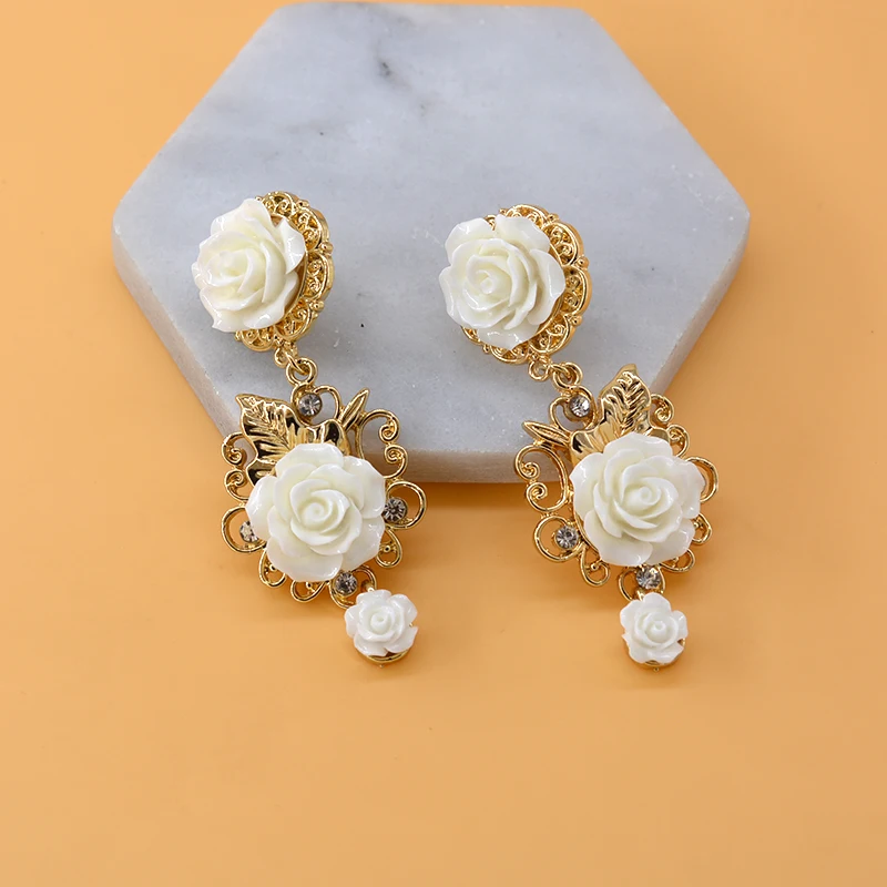 new design Fashion vintage white Flowers Drop Earring Retro Vintage Alloy Women Elegant Small Crystal Dangle Earring