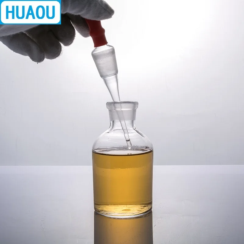 30mL Glass Dropping Bottle - close-up view