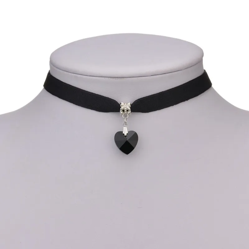 New Fashion Women Velvet Choker Heart Crystal Pendant Necklaces For Women Jewelry Female Black Ribbon Necklace Party Gift Collar