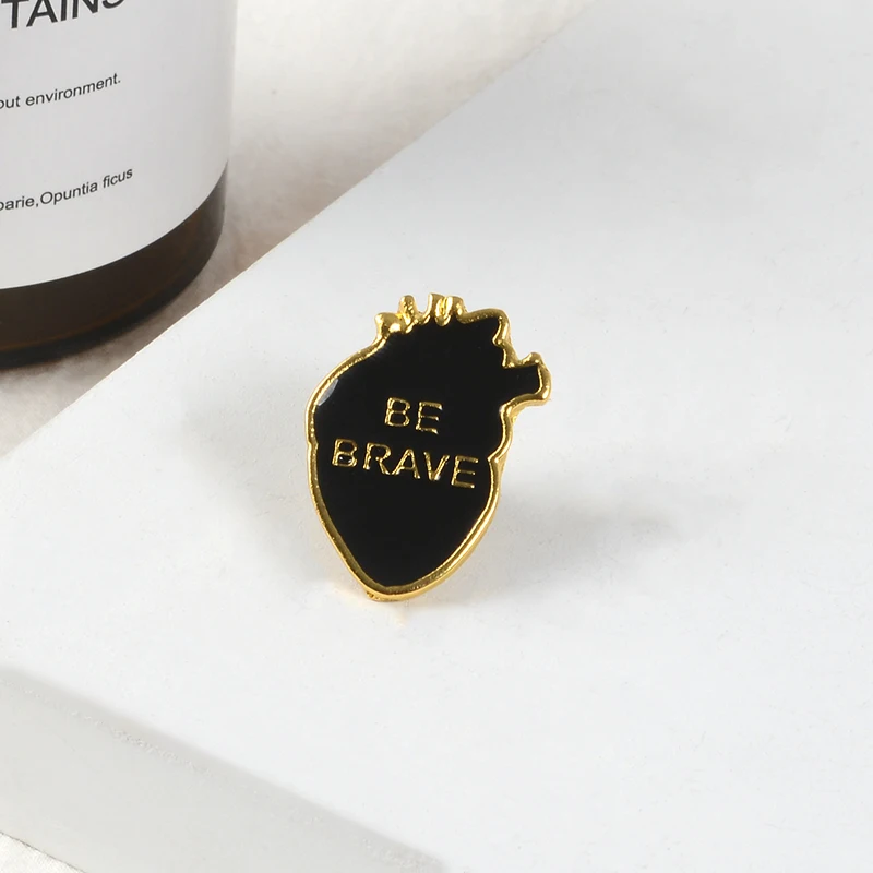 Freiheit Herz Emaille Pin Sternen Herz Mutig Katzen Blutrünstiger Umarmung Broschen Tasche Kleidung Revers Pin Abzeichen Schmuck Geschenk Arzt – Detail 6