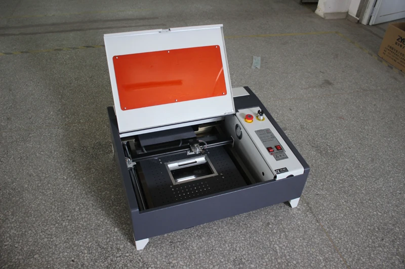 400*400 MILLIMETRI macchina di taglio laser per legno/co2 macchina di taglio laser/laser taglio del legno 4040
