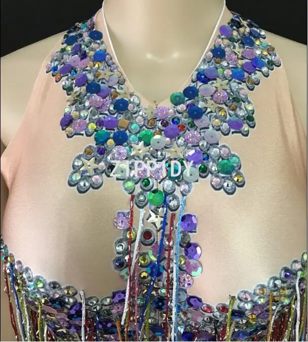 Traje de escenario de baile de cumpleaños para mujer, traje de baile de club nocturno, traje de espectáculo de cantante femenino, flecos Multicolor, diamantes de imitación brillantes, body