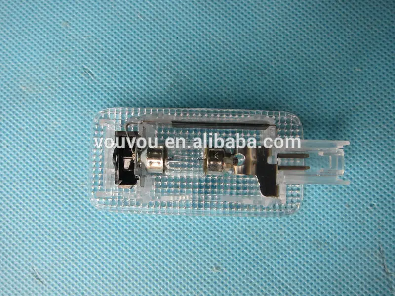 Car accessori D651-51-440A trunk lid light cargo room lamp for