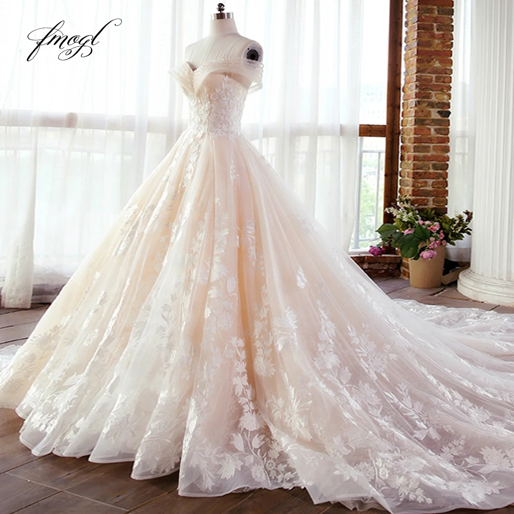 

Customized Vestido De Noiva Lace Ball Gown Wedding Dress Sexy Illusion Boat Neck Appliques Beaded Court Train Bridal Gown