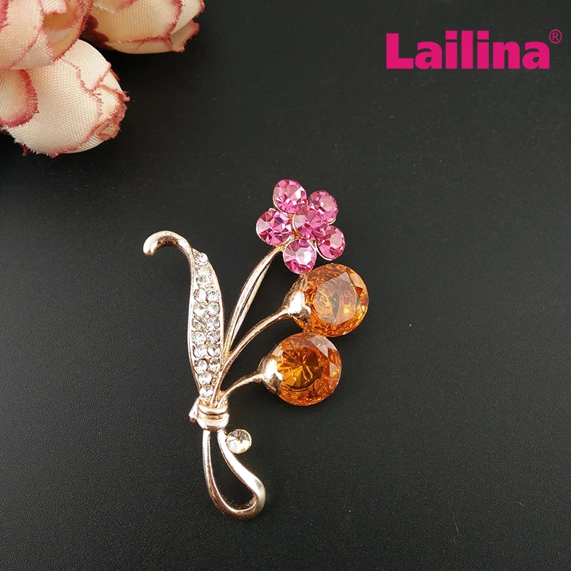 

50pcs/lot Gold Tone Lily Flower Brooches Pins Pink Rhinestone Crystal Brooch For Men Women Fashion Jewelry Free Shipping