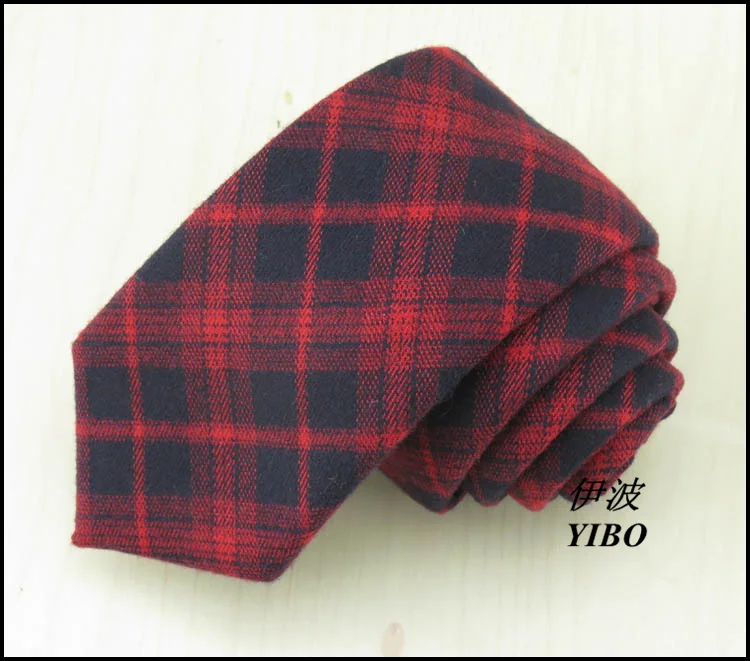 

New comfortable fabric red and navy blue grid design fashion men 6 cm size necktie High-quality goods accessories