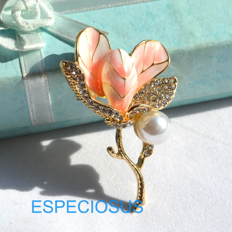 Elegant Pin Rhinestone Jewelry Flower Brooch Lily Painted Gold Color Pearl Giraffe Women Breast Pin Pink Color Lady\'s Garments