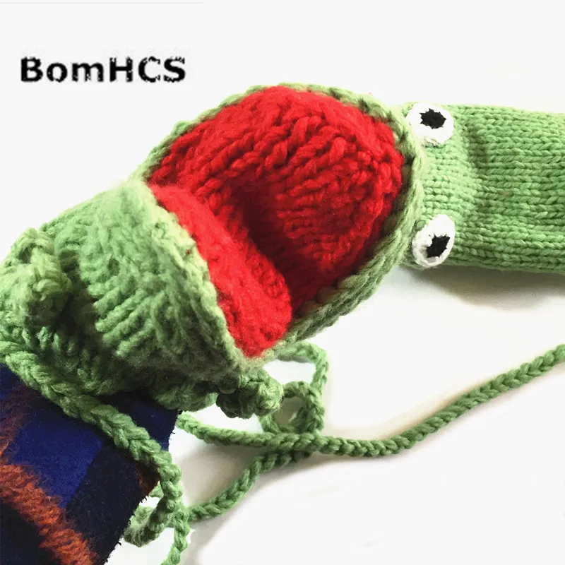 BomHCS Cute Green Frog Gloves 100% Handmade Knitted Winter Thick Mittens Halloween Christmas Gift