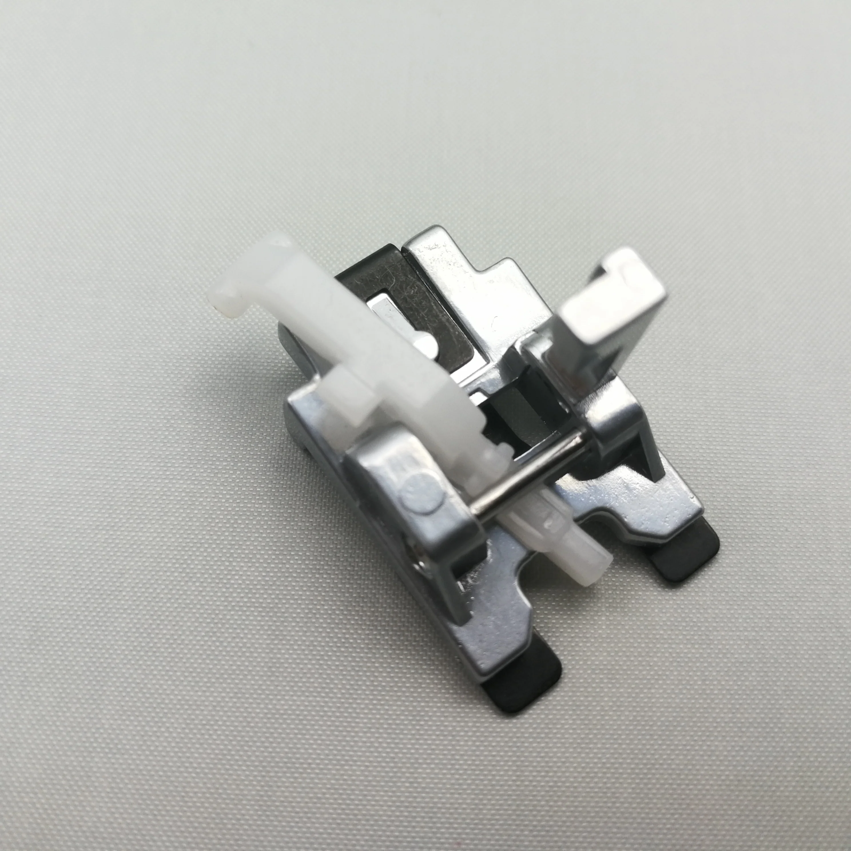 

BUTTON SEW ON PRESSER FOOT FEET PFAFF WITH IDT CREATIVE EXPRESSION #820473096 PFAFF DOMESTIC SEWING MACHINE SEW ON BUTTON FOOT