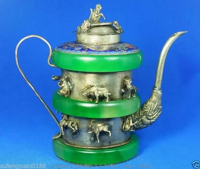 

Exquisite Chinese Classical Handwork Tibetan Silver Animals Inlaid with Green Jade Teapot