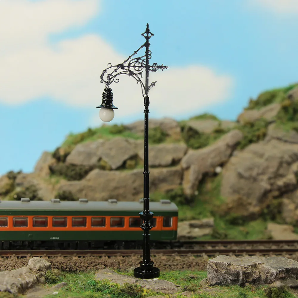 Evemodel 5pcs HO Scale 1:87 Lamp Post Single Head 11cm Warm White LED Street Lights LQS70HO